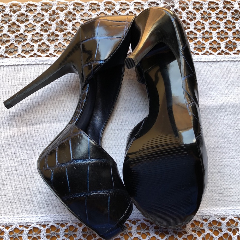 New!! Carlos Santana Blue heels!